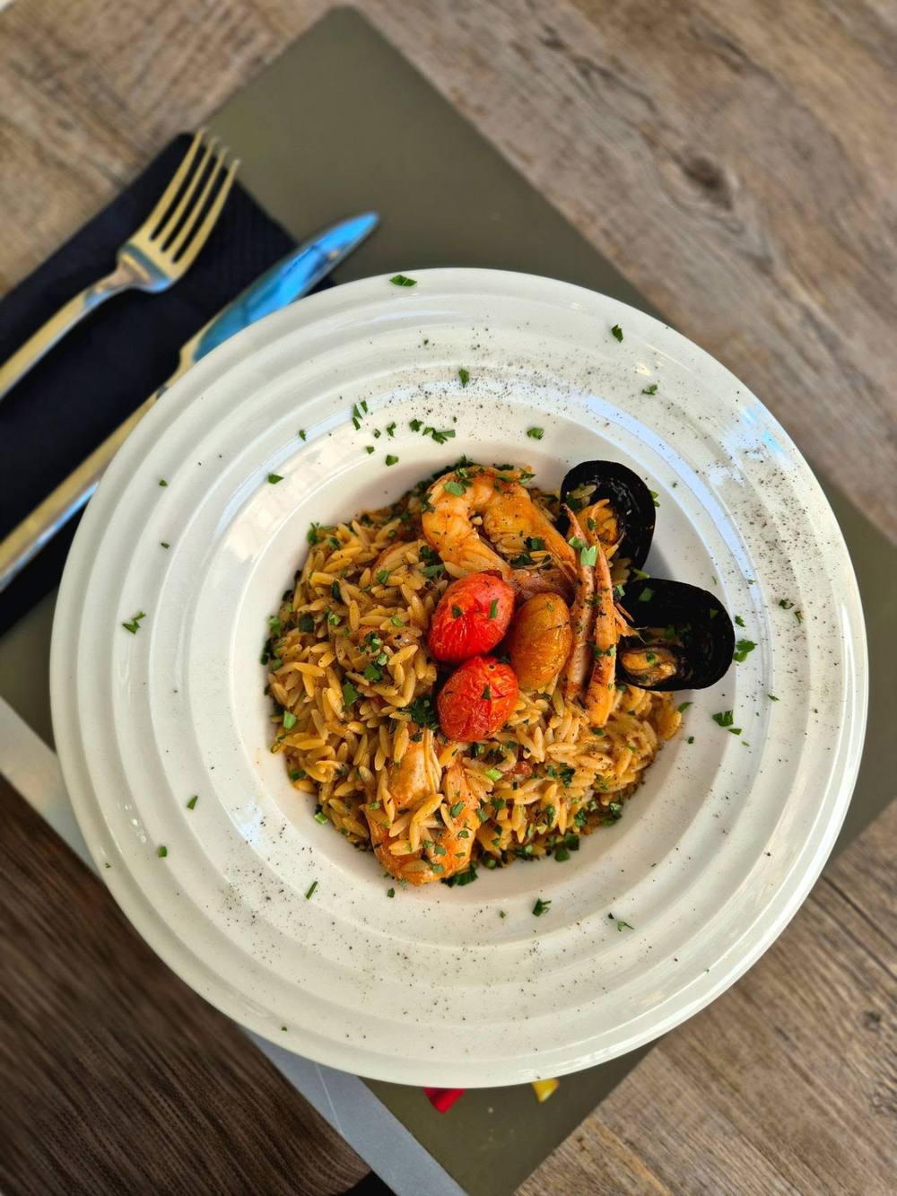Κριθαρότο θαλασσινών — Seafood barley pasta